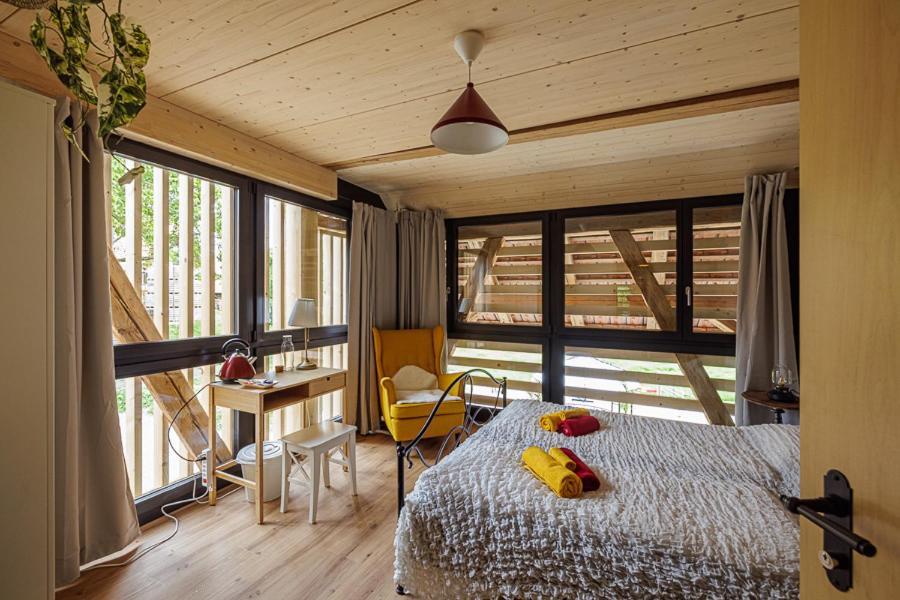 Uelis-Stoeckli-Gaestezimmer Auf Bauernhof Mit Billiard Und Alpakatrekking Meikirch エクステリア 写真